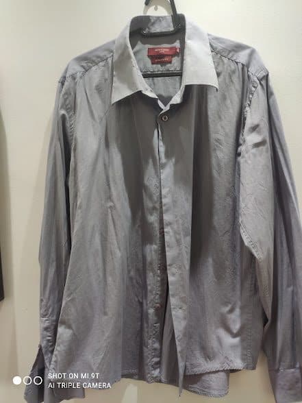 Camisa social chique!! FATTO A MANO CINZA- TAM 4