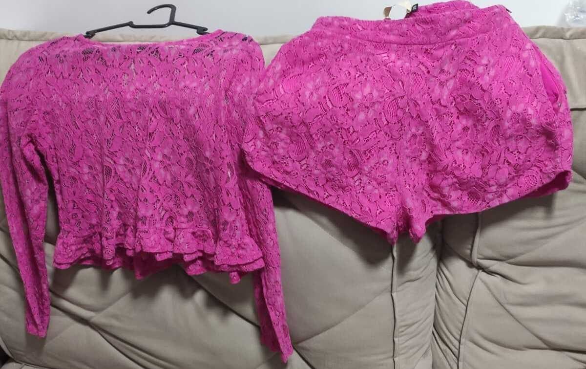 Lindo conjuntinho de renda, forro em seda, bolso nas laterais! Tam: 36. Apenas 25,00